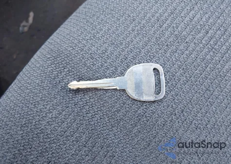 2002 Saturn S-Series Sc1 z USA, uszkodzony, nr VIN 1G8ZN128X2Z261226